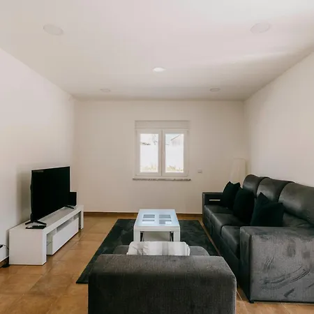 47 - Consolação House * Atouguia Da Baleia